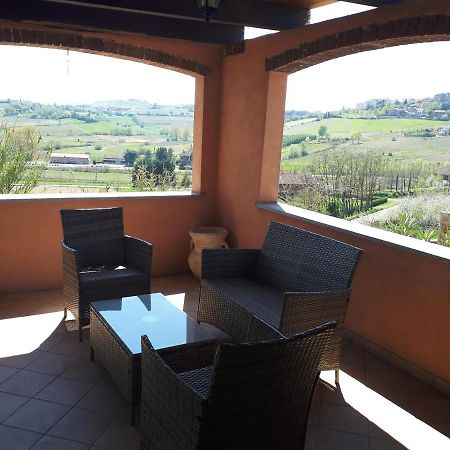 Holydays Home Little Frog Agliano Terme Exteriör bild