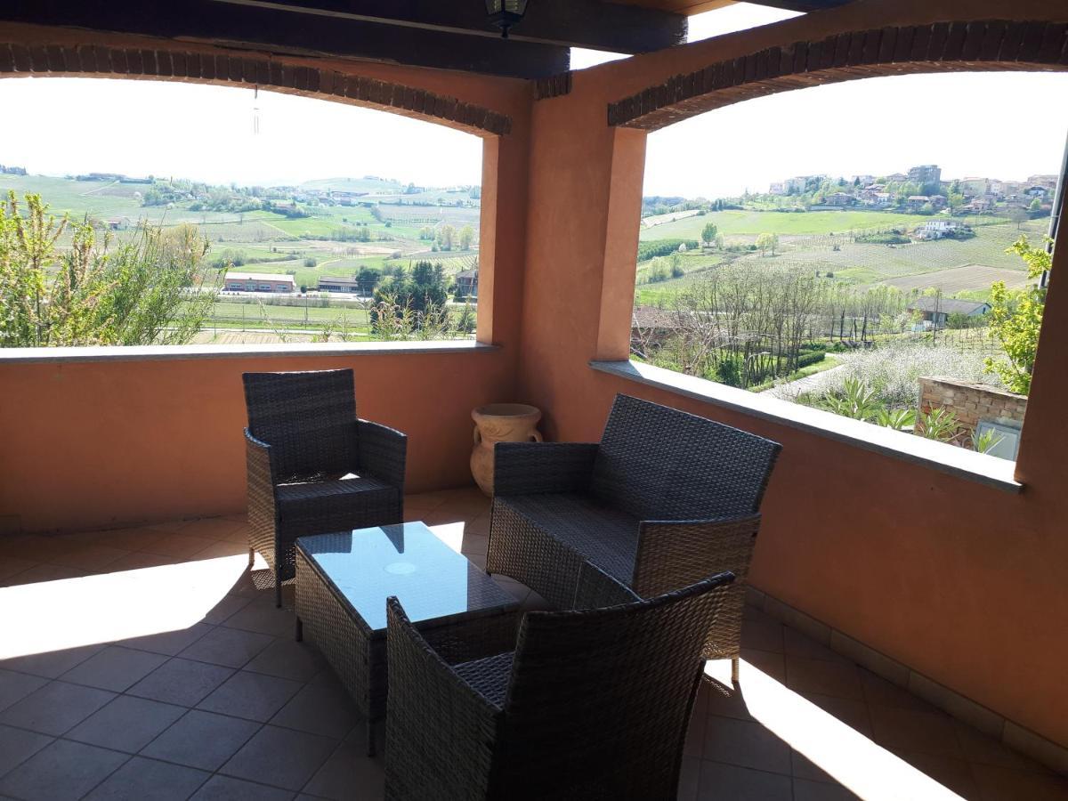 Holydays Home Little Frog Agliano Terme Exteriör bild